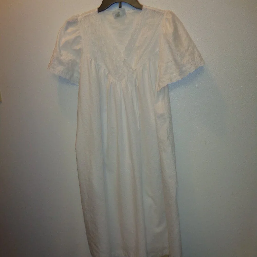 Gilligan & O'Malley Women's White Duster Size Medium